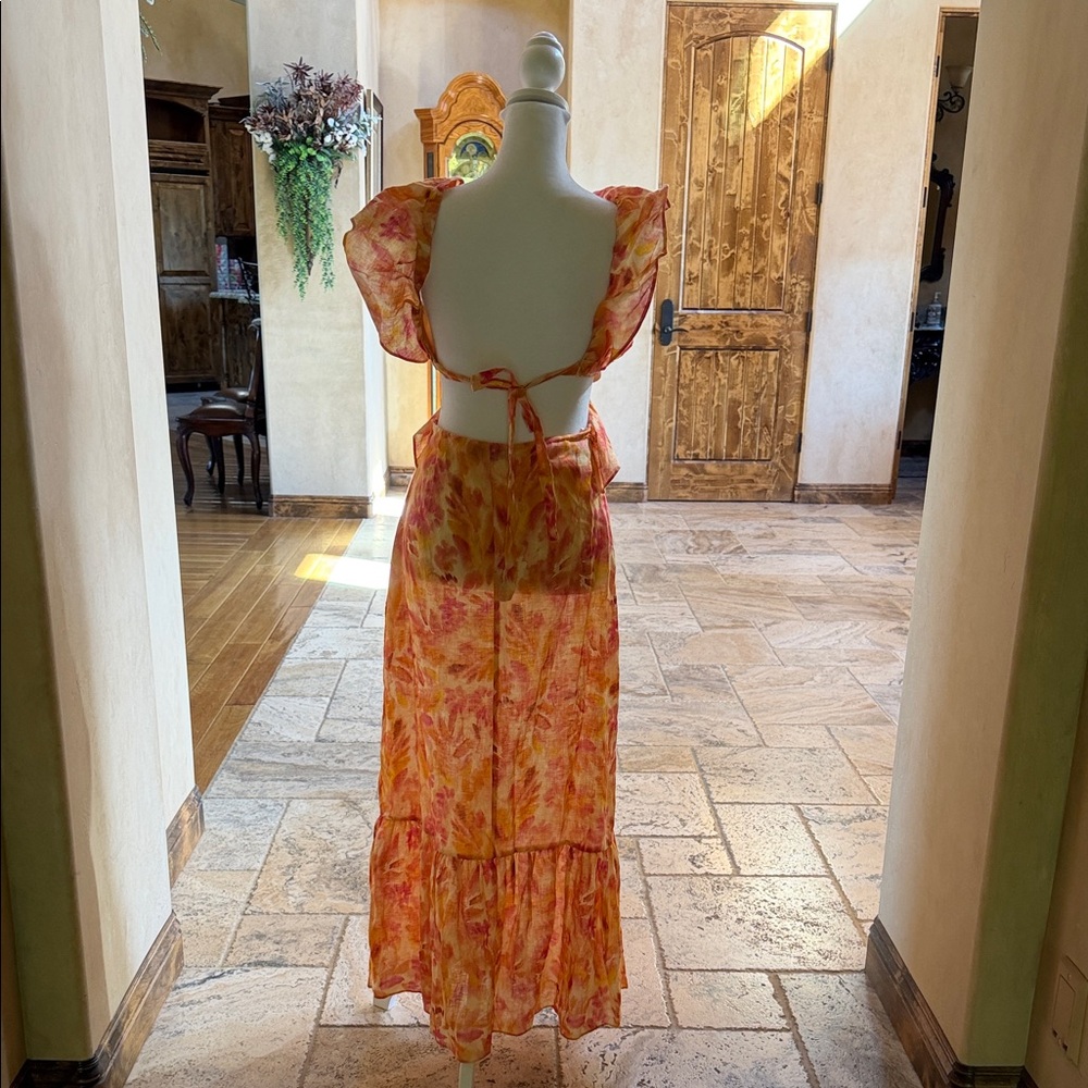 Zara Flutter-Sleeve linen Open-Back Maxi Dress in Orange Floral - Picture 5 of 15